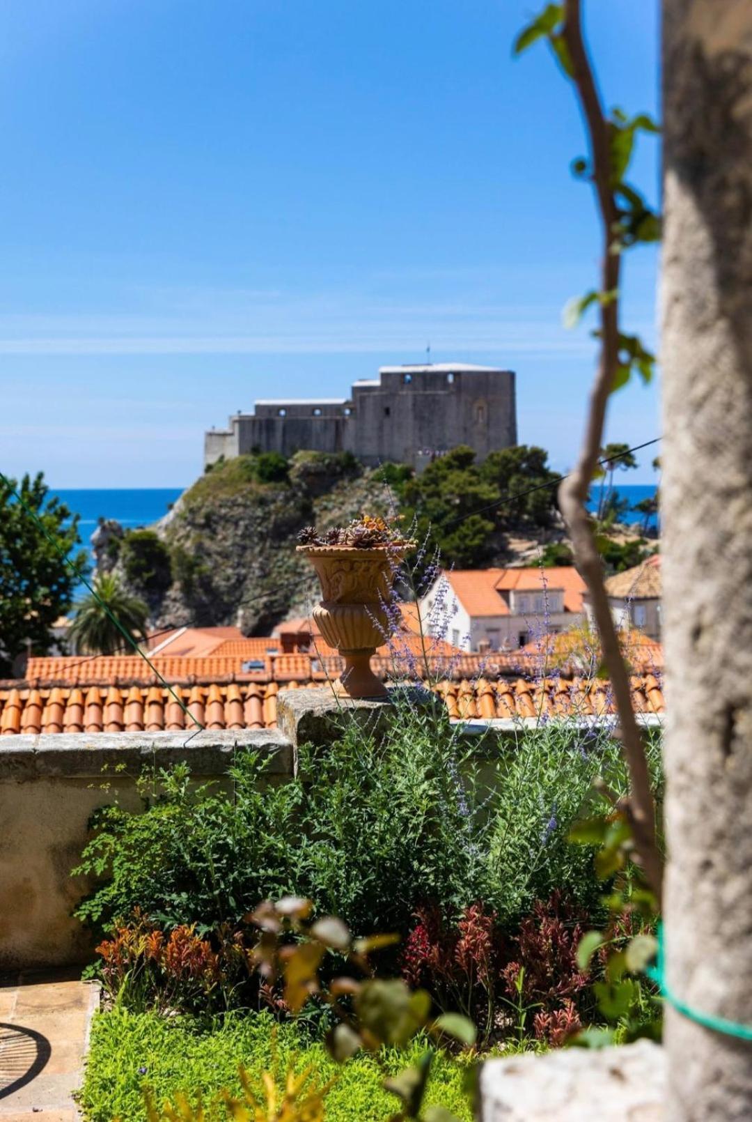 Ani Coral Dubrovnik
